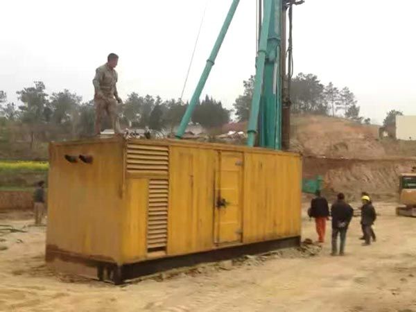 洛隆如何判断水冷式机油散热器密封件是否需要更换?